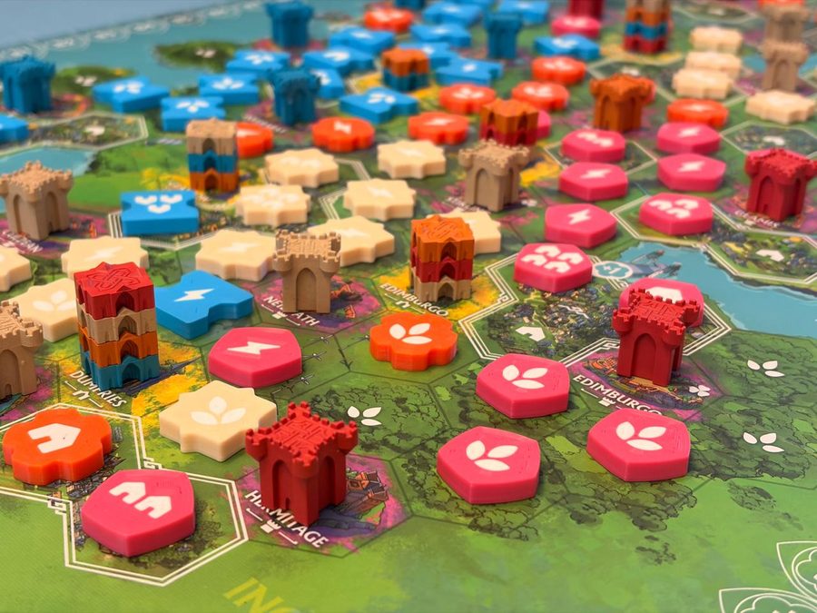 Peças 3D coloridas para jogo de tabuleiro de conquista de território